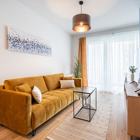 Blooming Budapest Apartment With Free Underground Parking Extérieur photo